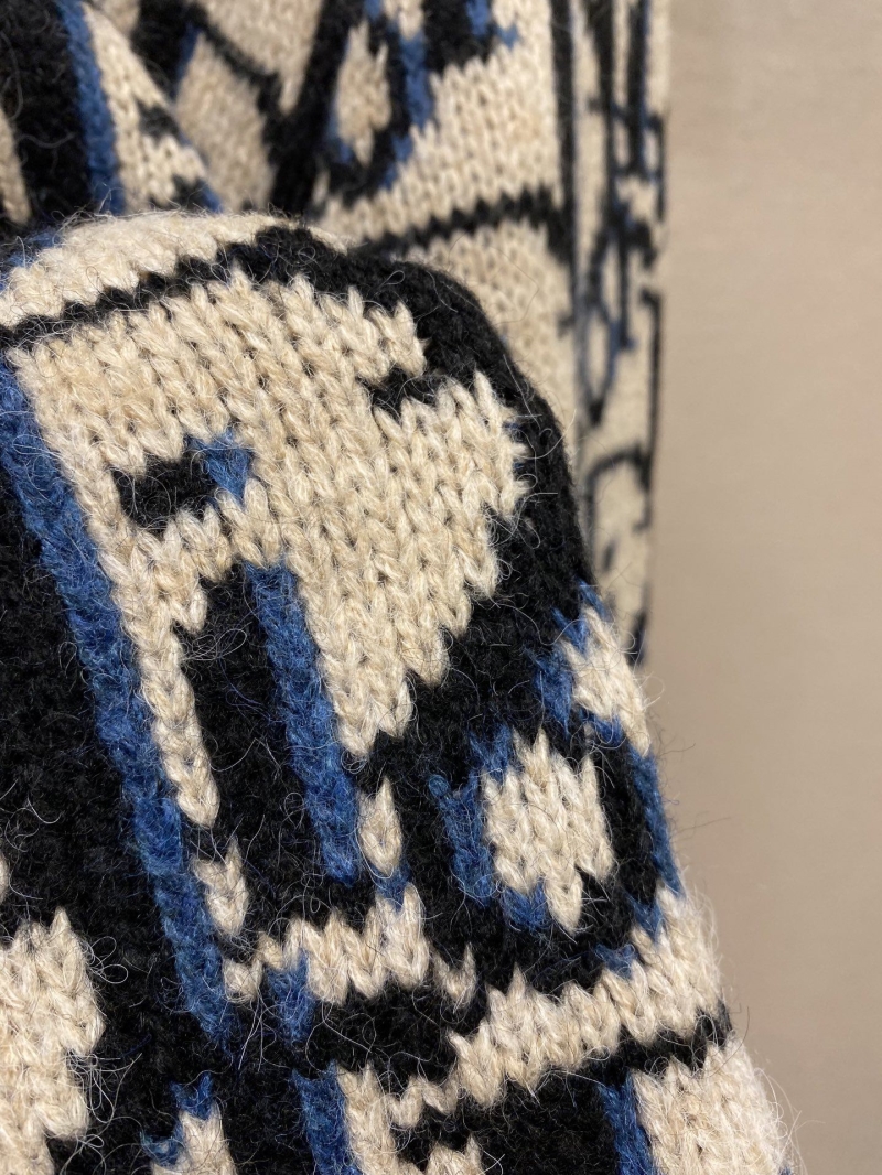 chr1st1an D10r sweaters